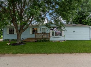 5456 White Pine Ln, Roscoe, IL 61073