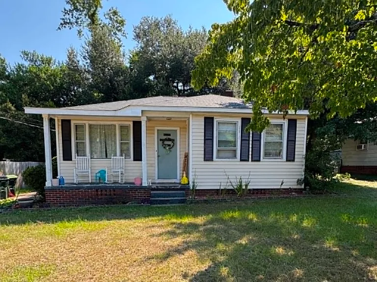 320 Guilford St — Photo 1