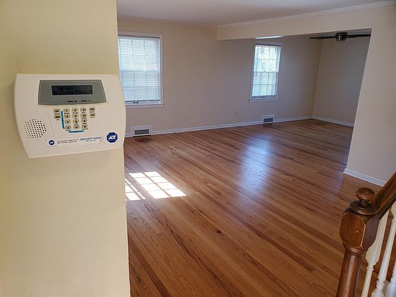 Entryway with Alarm Service