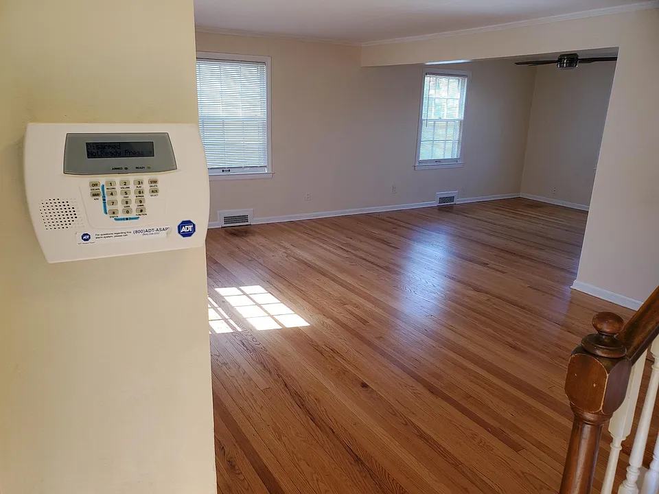 Entryway with Alarm Service