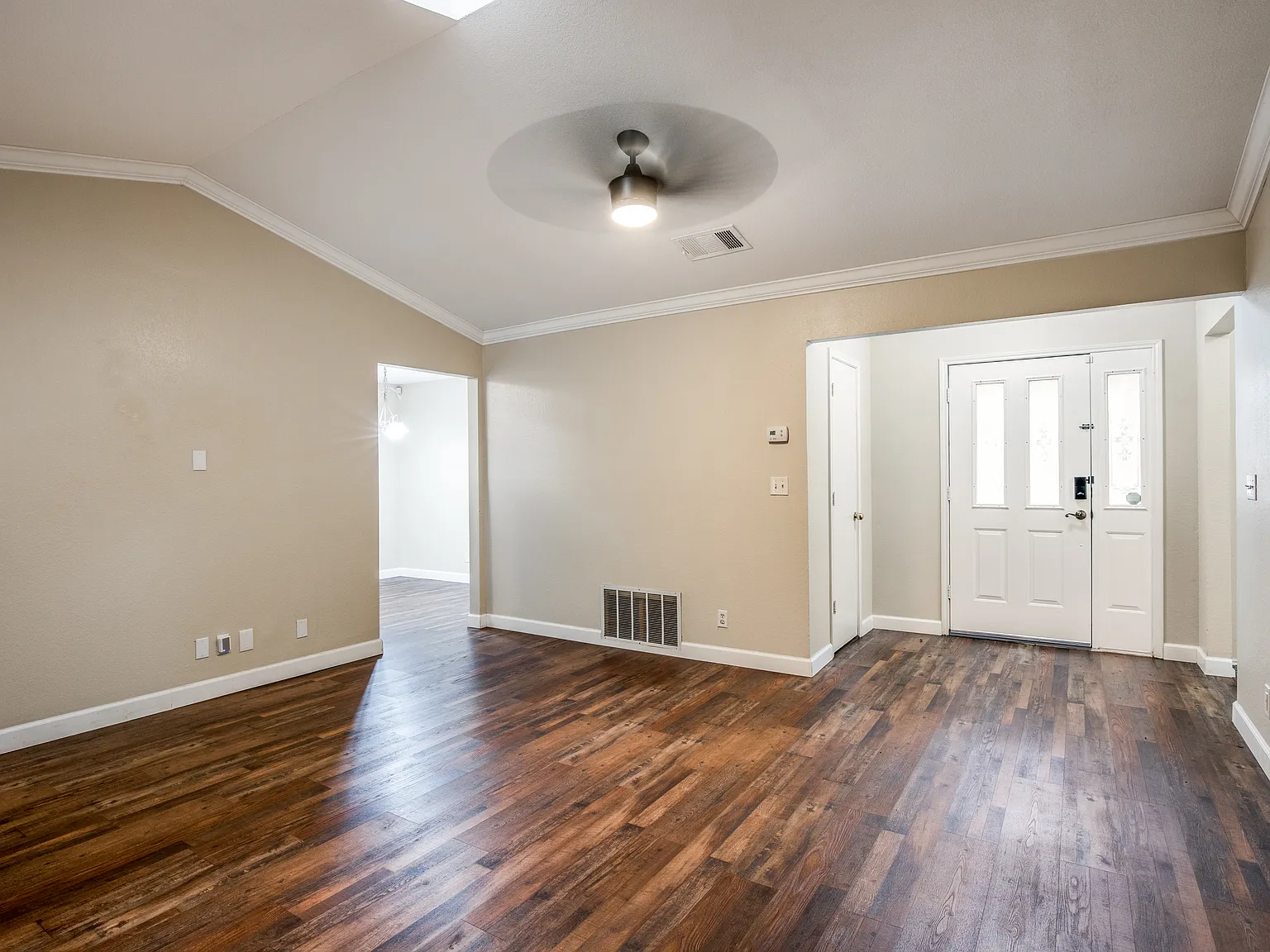 Fort Worth, TX - House - $2,095.00 Available June 2024 — Photo 3