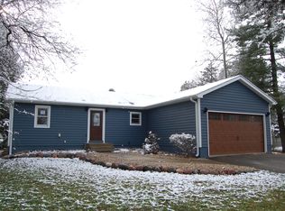 W1379 W Forest Rd, Genoa City, WI 53147