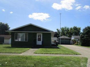 469 1st St SW, Britt, IA 50423