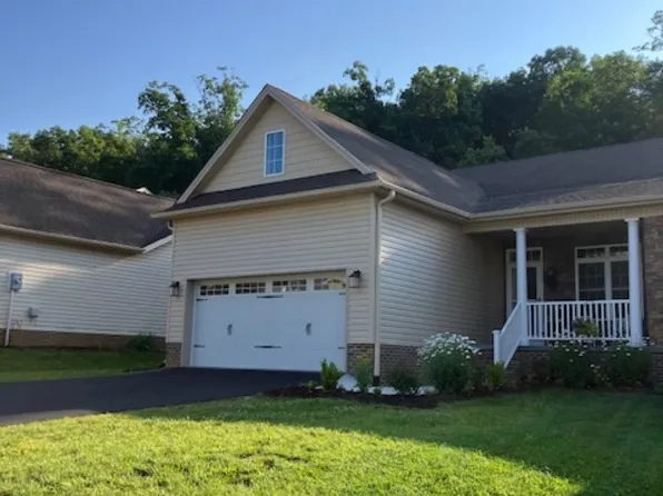 1203 Stocker St, Staunton, VA 24401
