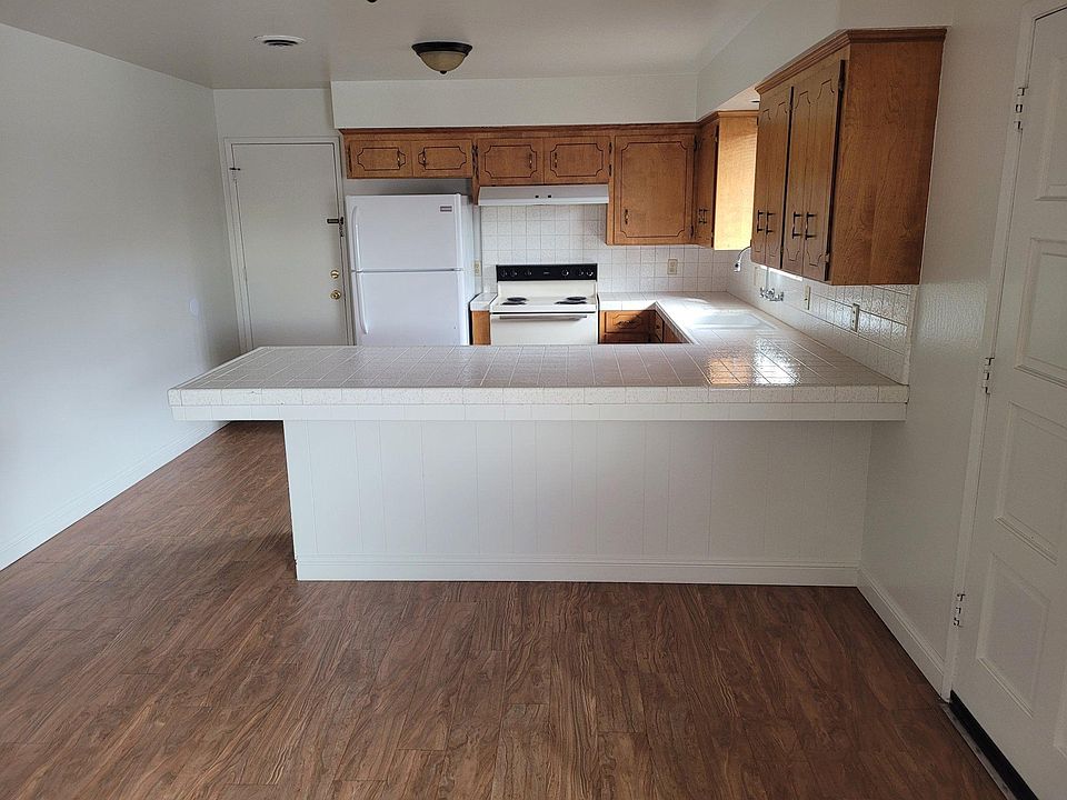 2nd image of 1615 W Lockeford St #2