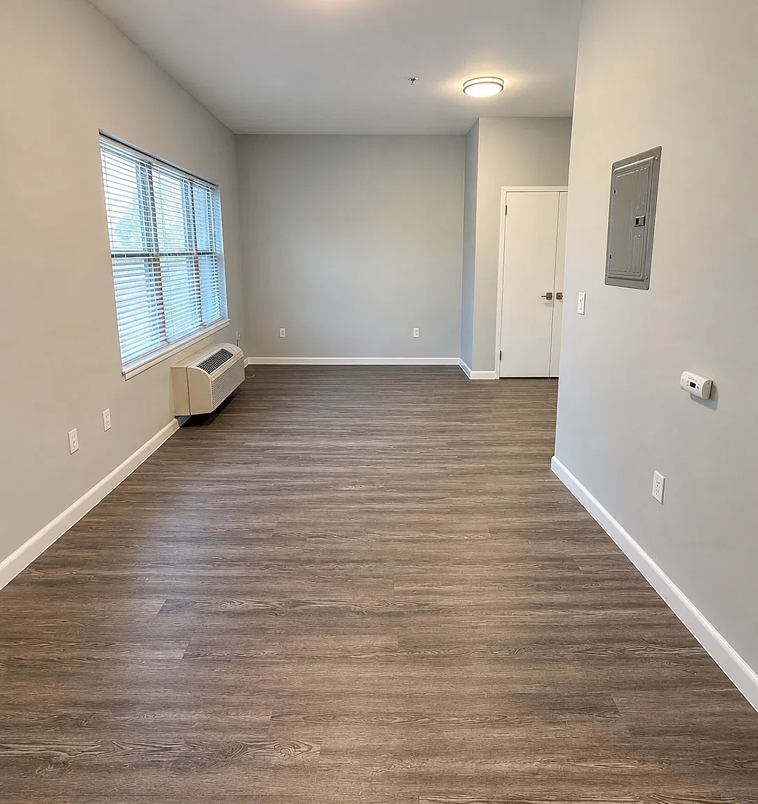 Studio, $1,272 — Photo 2