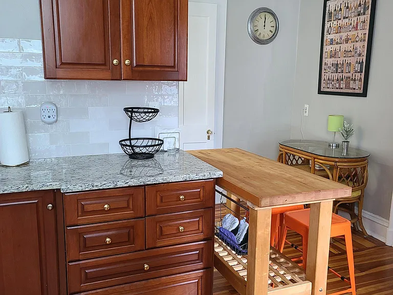 28 Trumbull St #1 — Photo 8