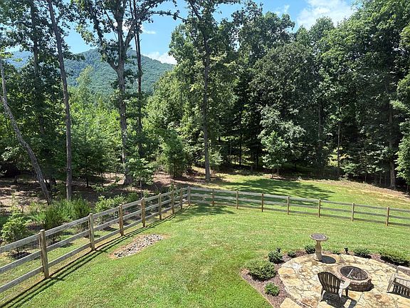 3rd image of 2068 Gallatin Rd