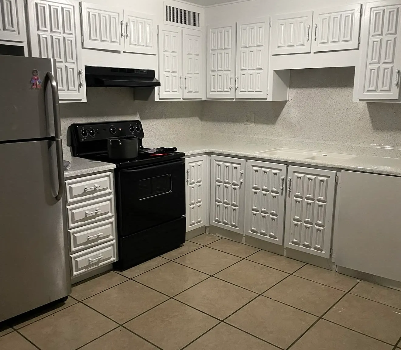 3 bed, 1280 sqft, $2,000 — Photo 2