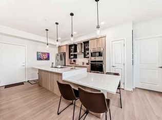 80 S Carrington Plz NW #413, Calgary, AB T3P 1Y3