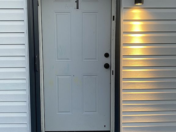 4th image of 2545 Brownsville Rd #1