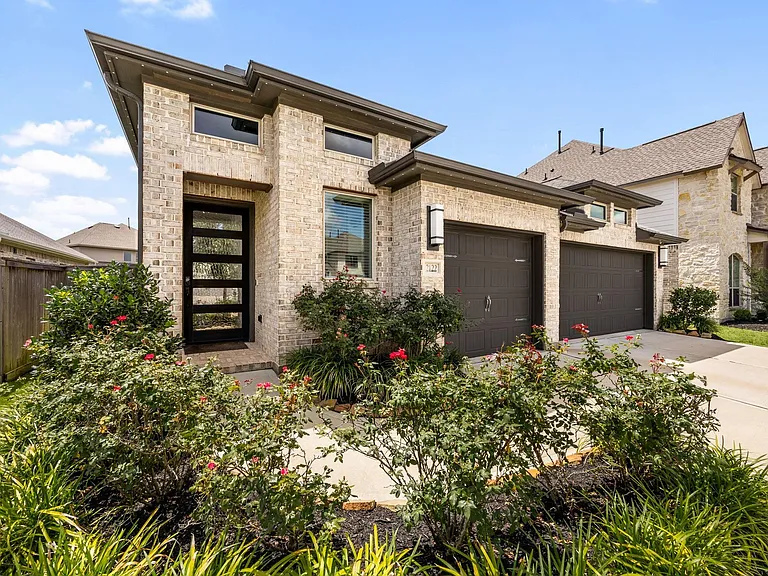 2122 Germander Ln — Photo 9