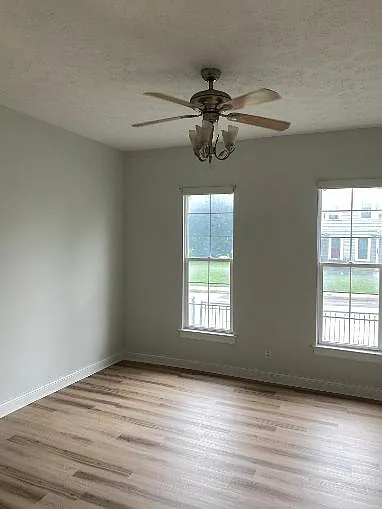 102 N State Ave — Photo 19