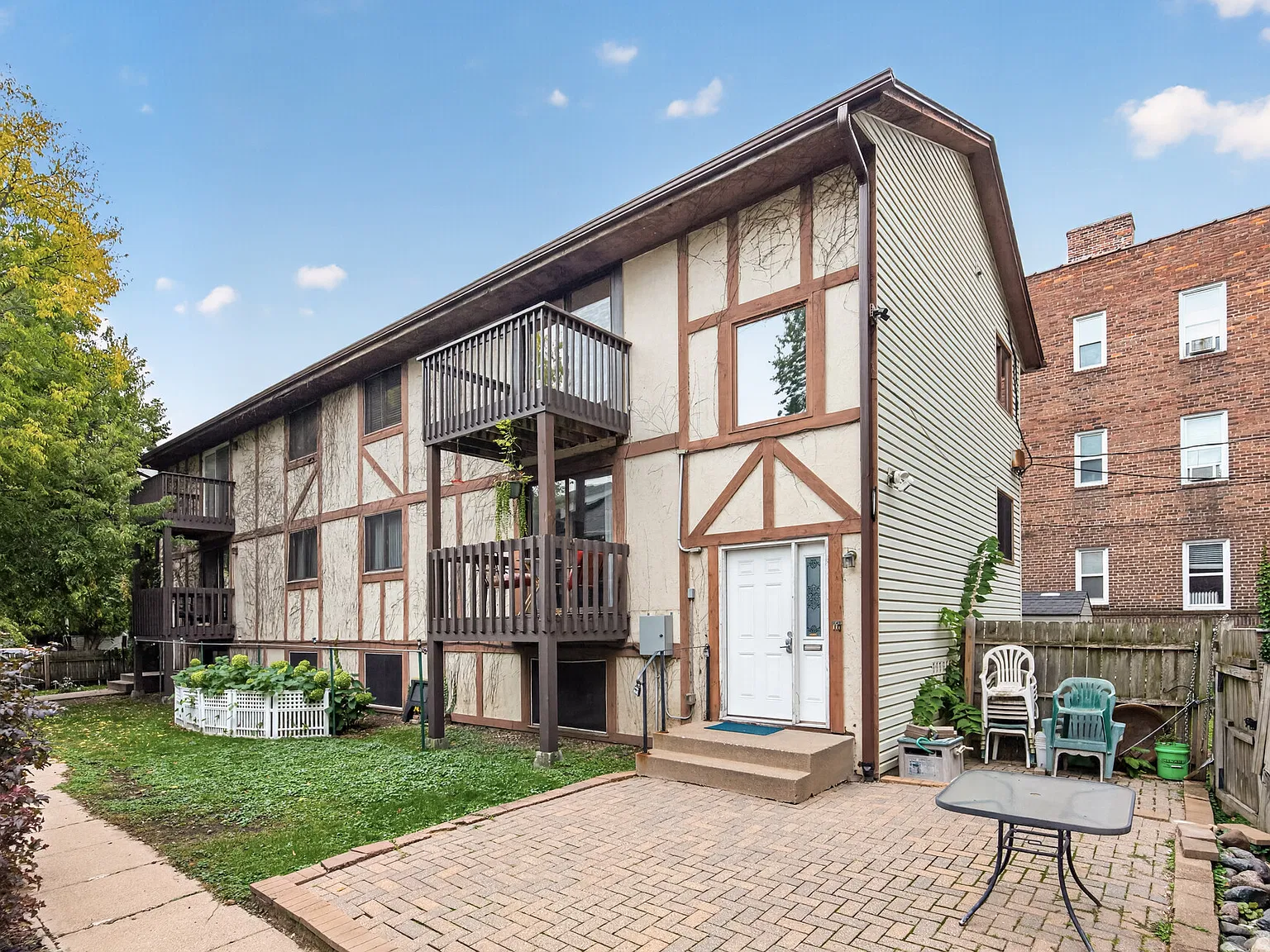 2 bed, 832 sqft, $1,795 — Photo 3