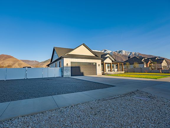 4th image of 126 N 800 W