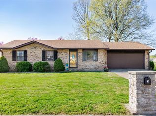 3 Adams St, Smithton, IL 62285