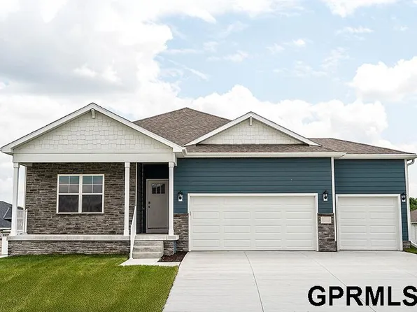 17515 Virginia St, Omaha, NE 68137