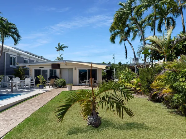 70 7th St, Key Colony Beach, FL 33051