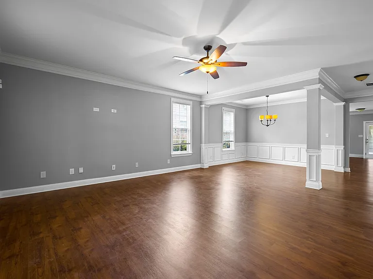 175 Colonial Ct — Photo 5