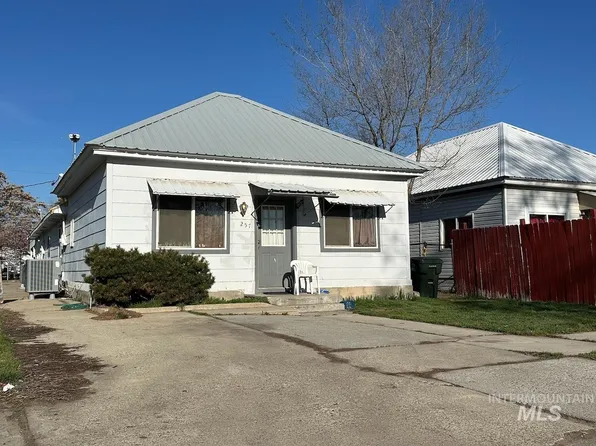 257 NW 5th St, Ontario, OR 97914