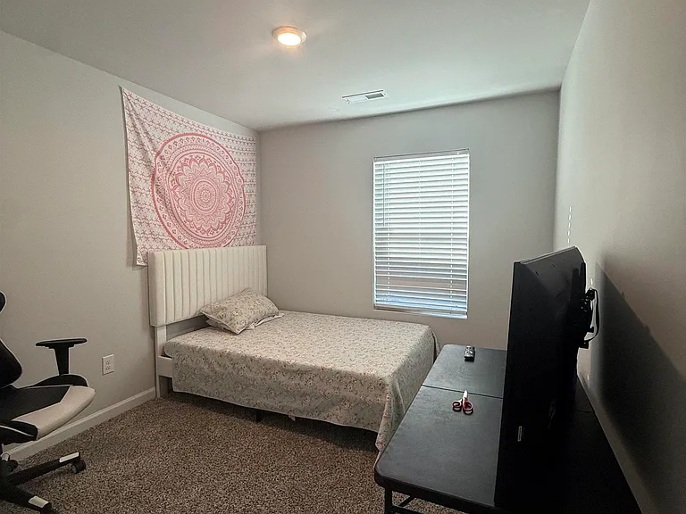1510 Heritage Cir SE — Photo 6