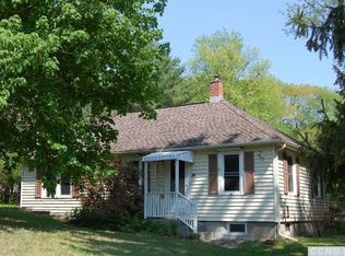 36 White Mills Rd, Chatham, NY 12037