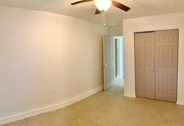 215 Princeton Dr SE - Unit... — Photo 3