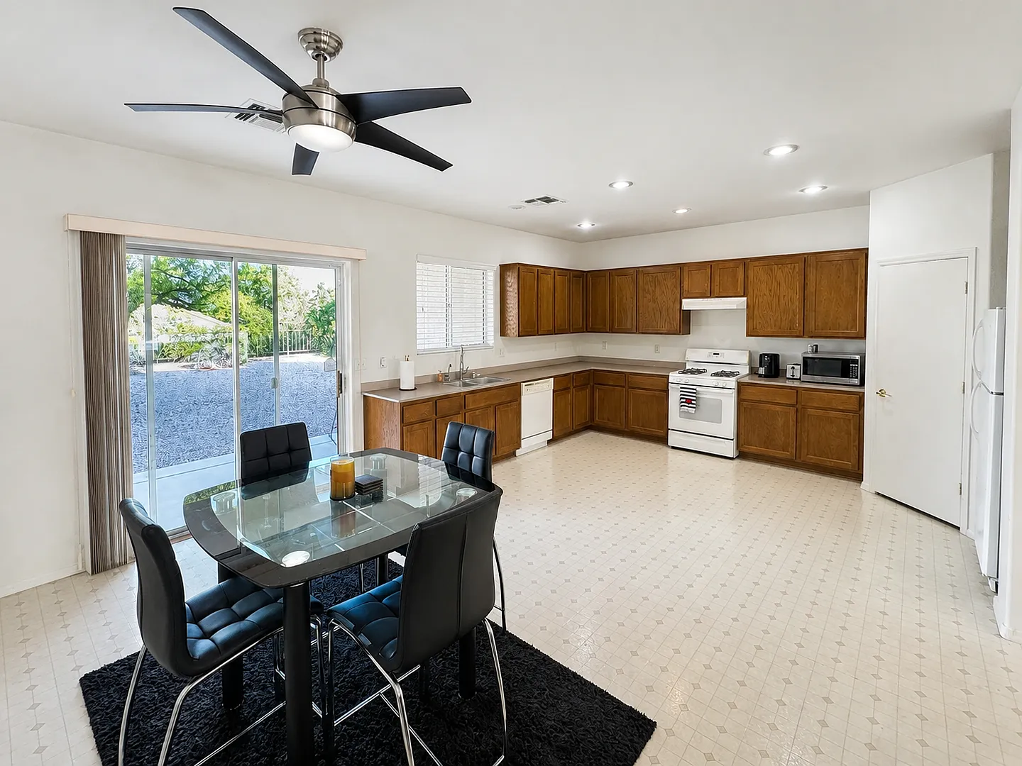 Charming 2-Bedroom Home with Spacious Backyard in 55+ Sun City Anthem — Photo 3