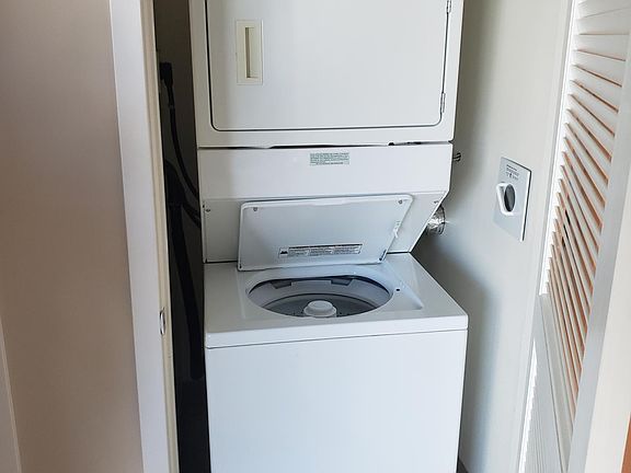 3rd image of 801 W Ash St #205