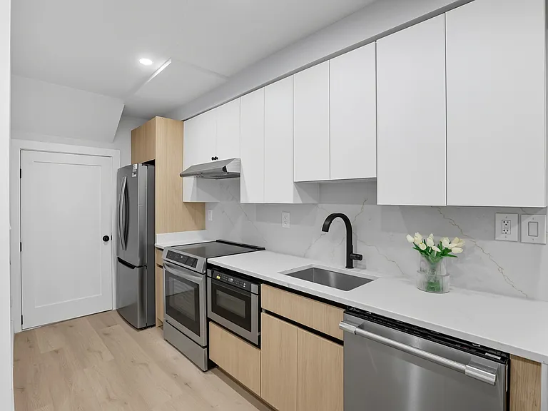 3923 14th St NW #1 — Photo 3