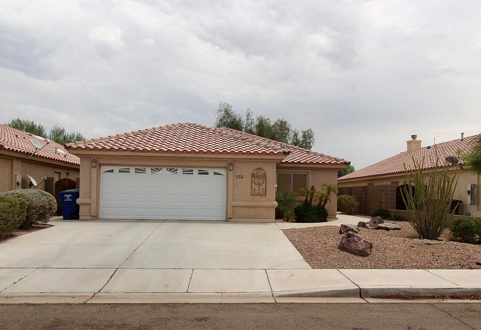 1st image of 2657 S Gardenia Ave