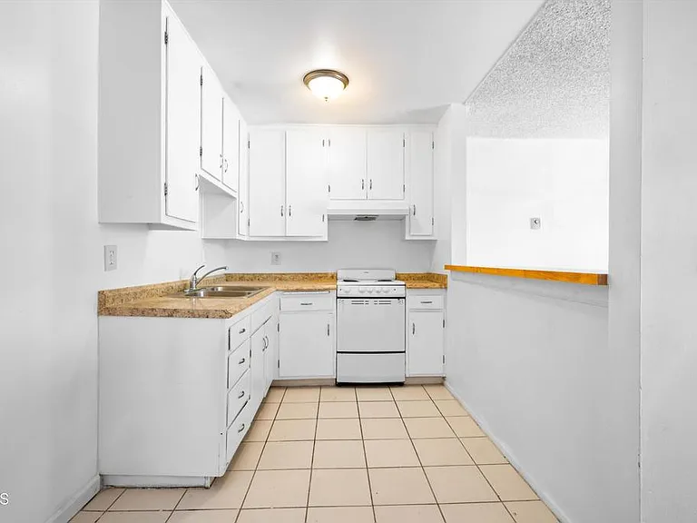 13040 Dronfield Ave #3 — Photo 7
