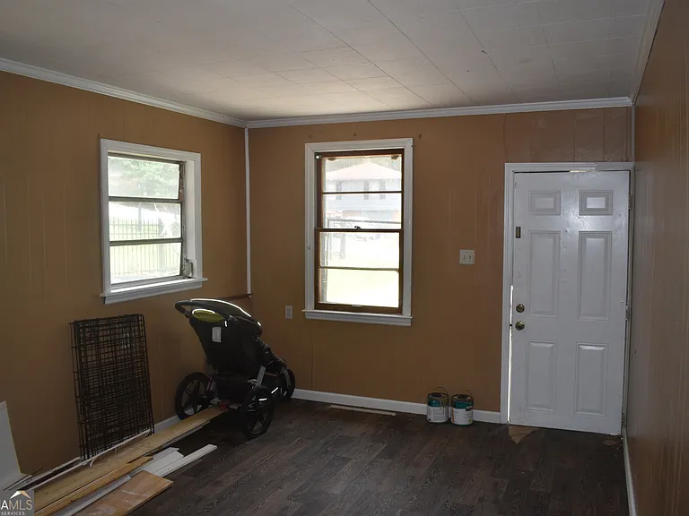 1387 Dewey St — Photo 18
