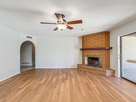 4th image of 317 E Carol Ann Way