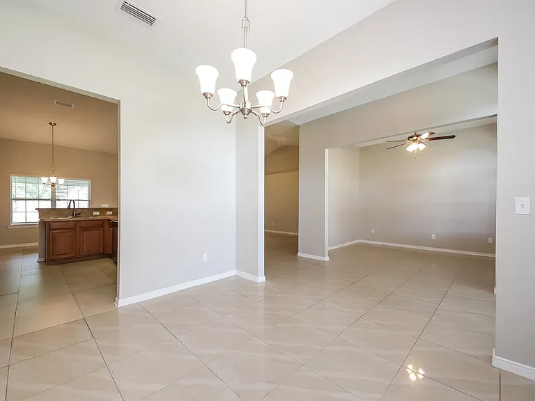 3209 Silverado Cir — Photo 5