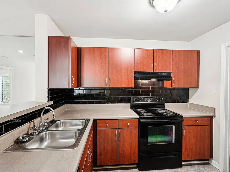 Wesley Place Apartments at Lawrenceville — Photo 17