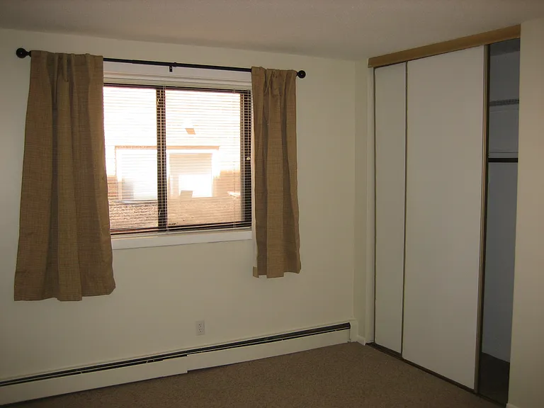 515 4th St SE #101 — Photo 4