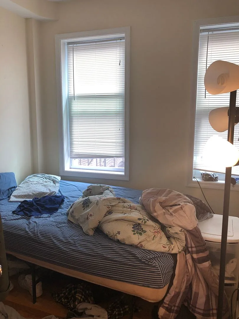 No Brokers Fee, Heat, Hot Water Included, 2 Full Bathrooms, Laundry is on a Site — Photo 3