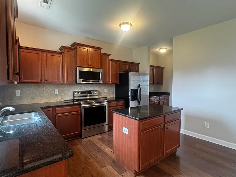 105 Long Pond Dr — Photo 5