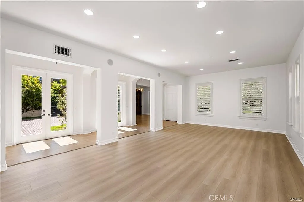 6 bed, 6.5 bath, 5175 sqft, $16,000 — Photo 4