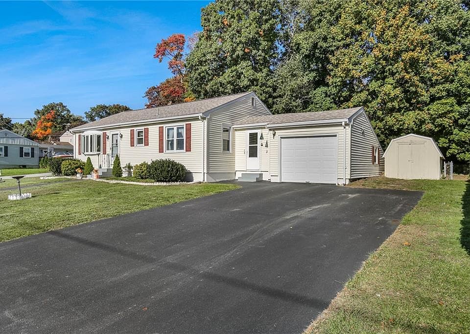 75 Desmarais St, Cumberland, RI 02864 Zillow