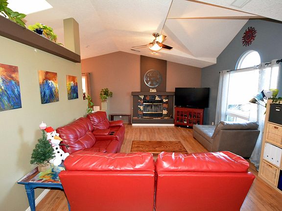 3rd image of 9109 Laura Lee Pl NW