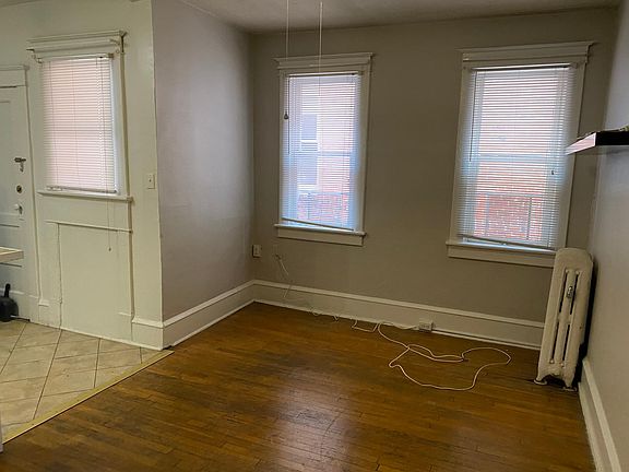 Dining Room/ Bonus Room off kitchen