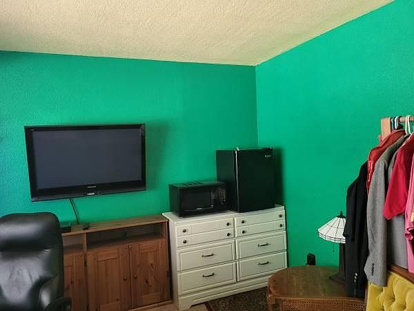 2nd image of 130 Outlook Ridge Rd