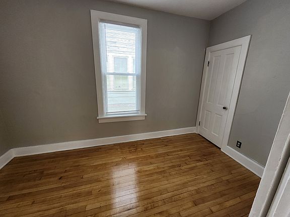 5th image of 2564 N Bartlett Ave