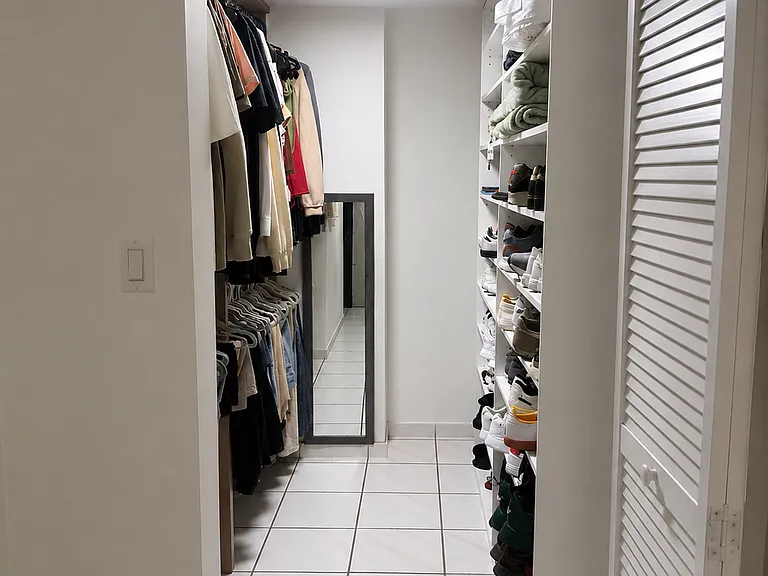 1820 W 53rd St #108 — Photo 9
