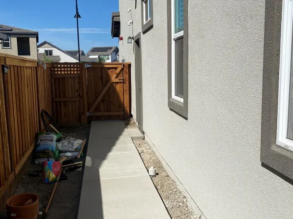 3168 Needham Ave, Lathrop, CA 95330