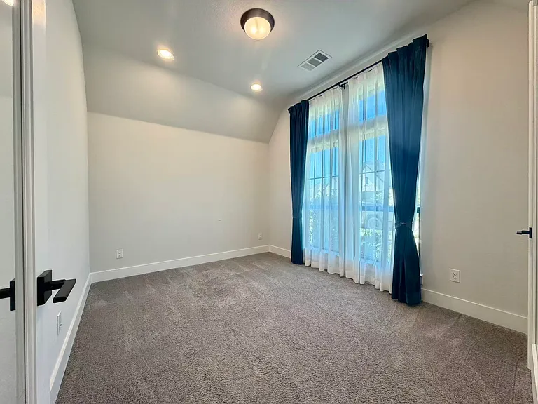 3104 Watterloo Ln — Photo 7