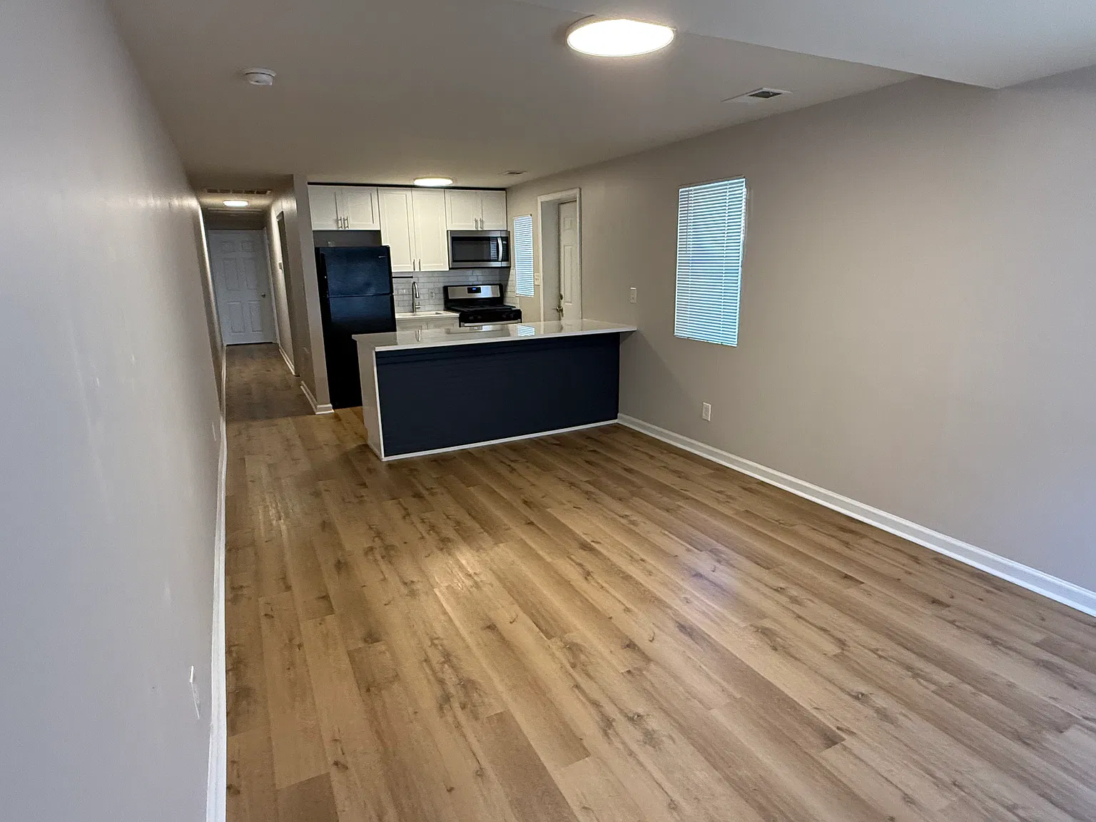 1129 Hessian Ave — Photo 2
