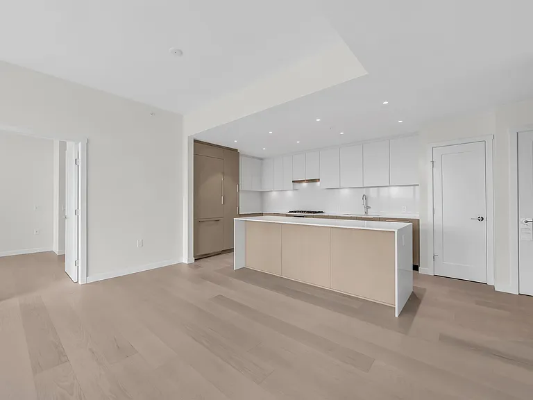 128 W 15th St #2101 — Photo 21
